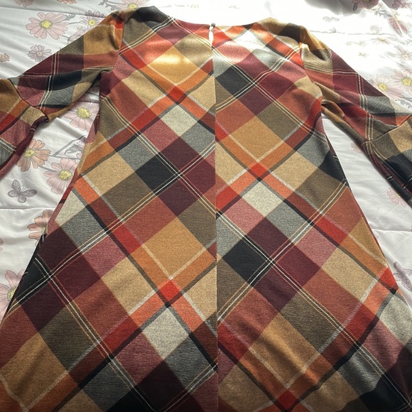 Gingham Patterned Dress - Picture 4 of 6